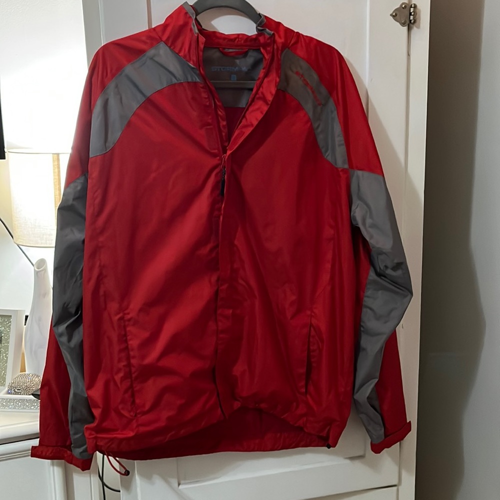 Men’s Stormpack rain jacket/ windbreaker